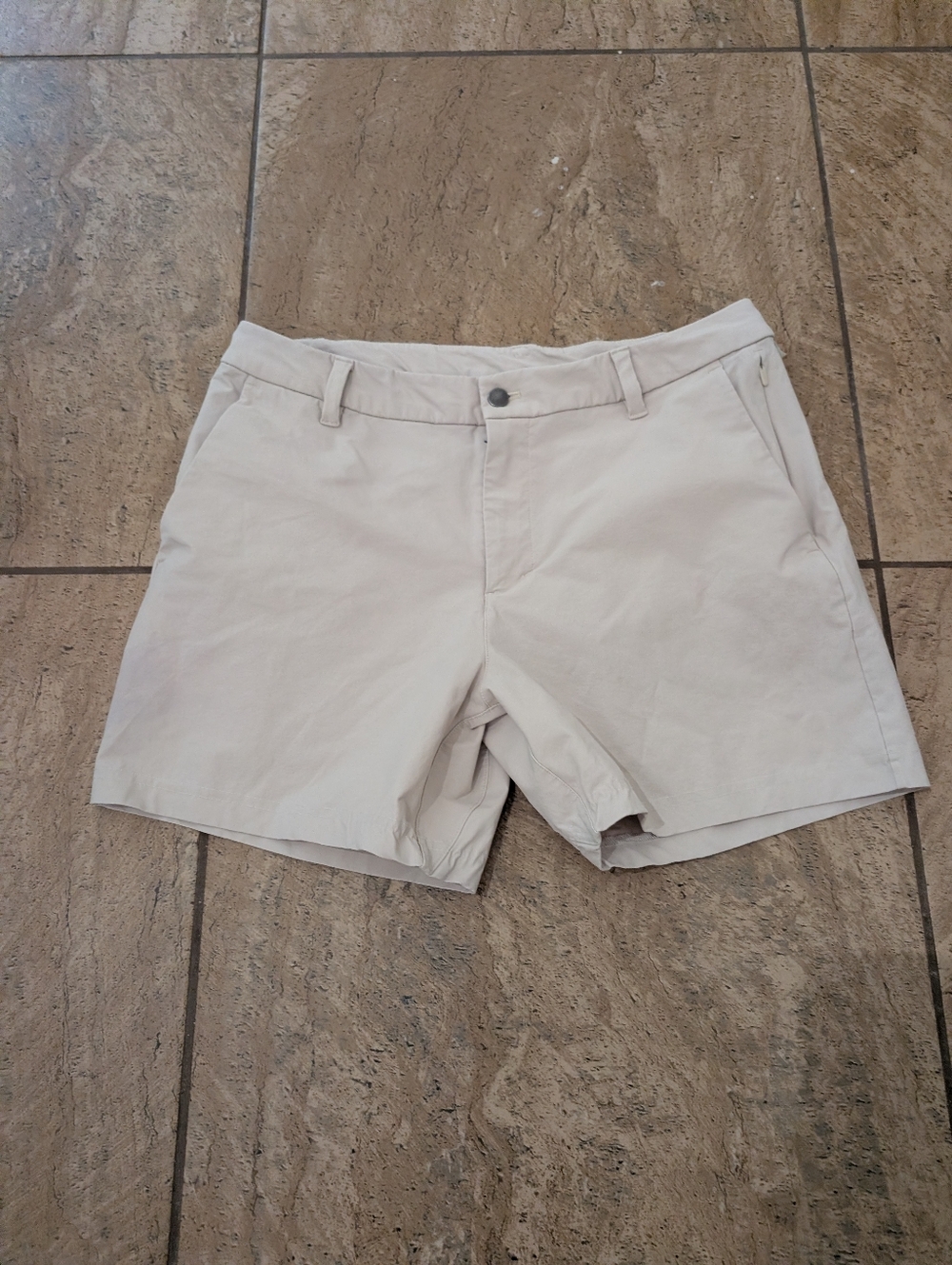 Lululemon Commission Shorts Sz 34, 4” inseam